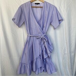 Pinstripe V Neck Ruffle Wrap Dress Size Medium Tie Waist Romeo + Juliet Couture